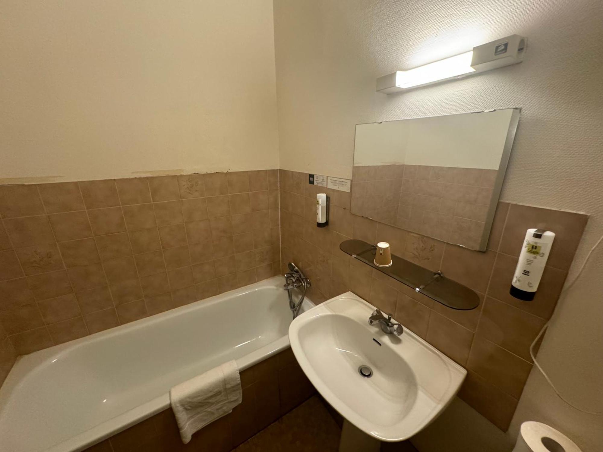 Logis Hotels - Hotel Le Boulevard Mazamet Εξωτερικό φωτογραφία